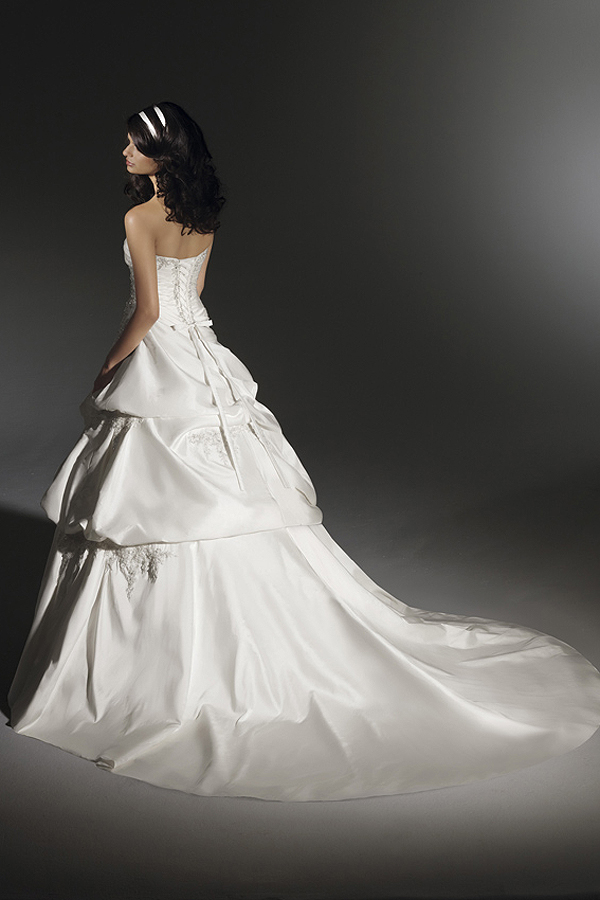 Court Train Satin Ivory Wedding Gown - Click Image to Close